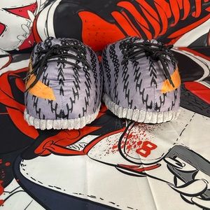 Cozy slippers one size fits all adult sizes 6-11